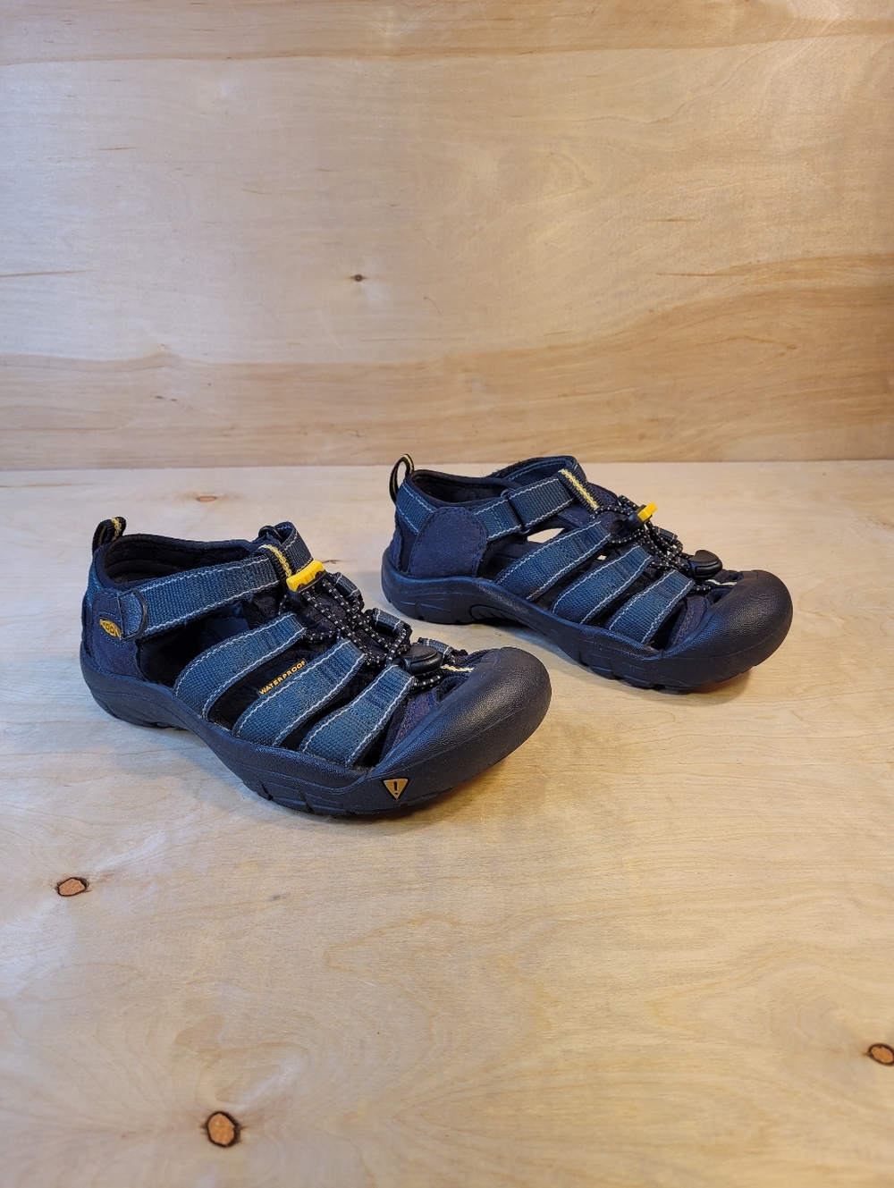 KEEN Newport H2 Waterproof Hiking Washable Kids Sandals - Picture 2 of 10